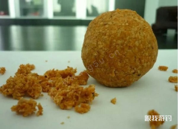 鱼饵总是不好用？运用好这4类饵料的特点，每次提竿都中鱼