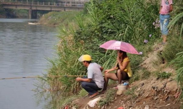 夏天气温高、气压低，钓鱼很难，教你5招，野钓不落空